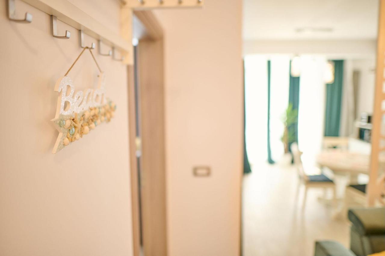 Provence Apartment In Spa N Pool Resort Mamaia Bagian luar foto