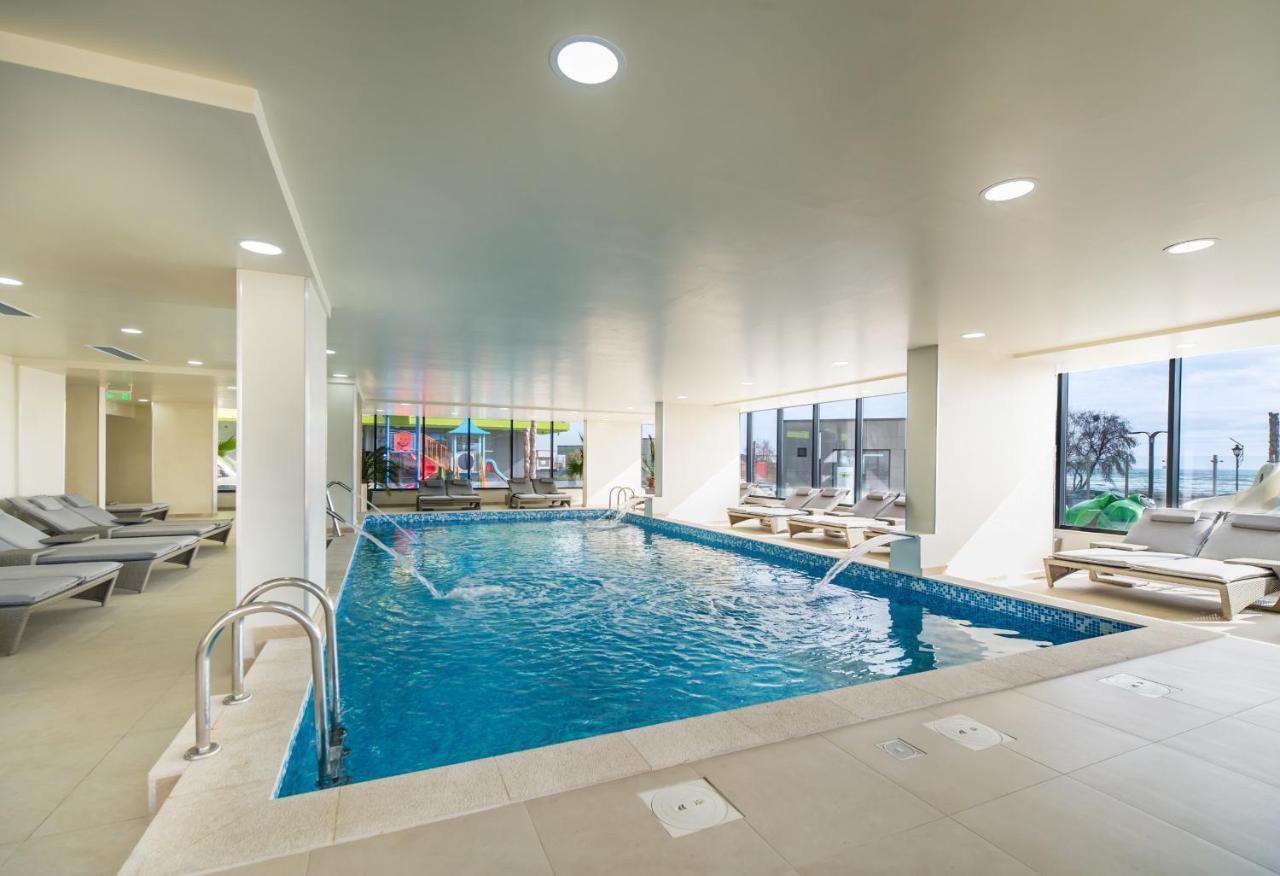 Provence Apartment In Spa N Pool Resort Mamaia Bagian luar foto
